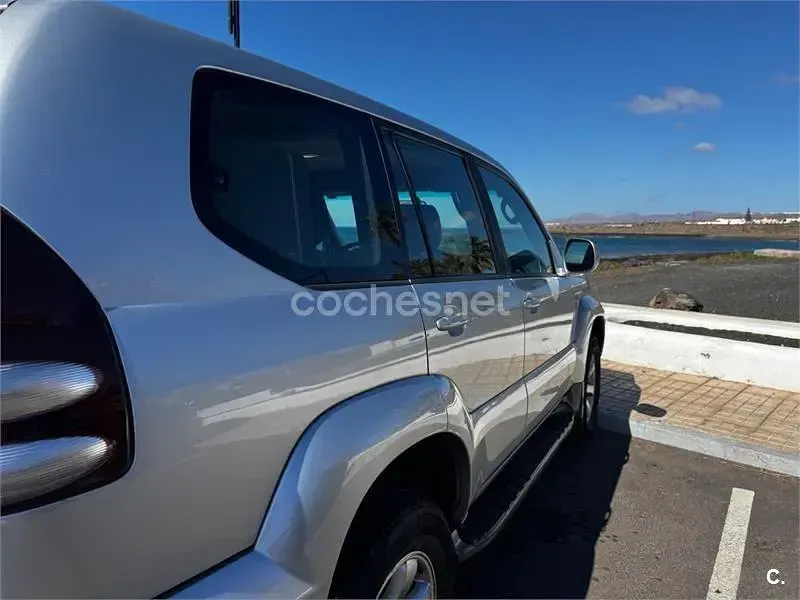 Usado Toyota Land Cruiser 173 CV (127 kW) 2007 Gris / plata SUV