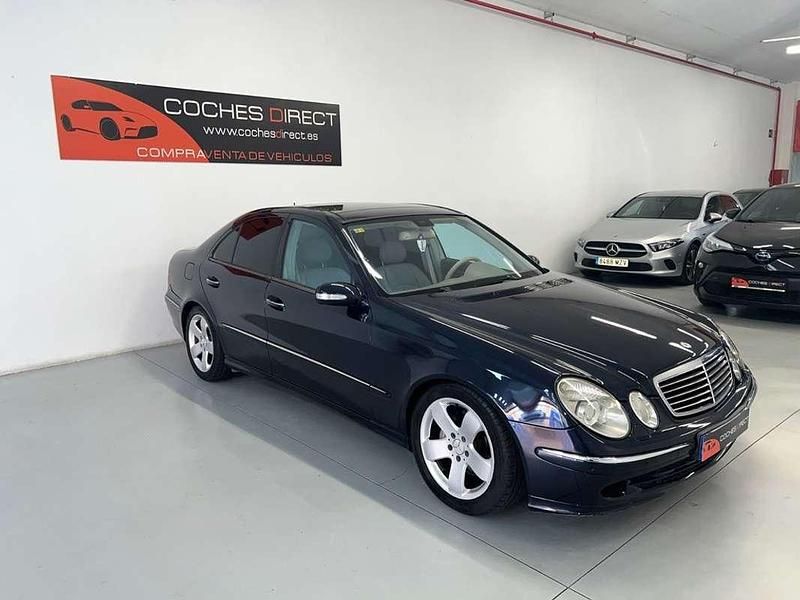 Usado Mercedes E320 Avantgarde 197 CV (144 kW) 2003 Azul Berlina