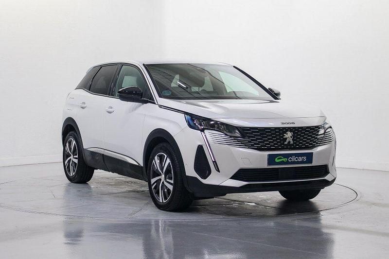 Usado Peugeot 3008 Allure 130 CV (95 kW) 2023 Blanco SUV