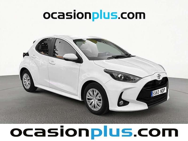 Usado Toyota Yaris Active 69 CV (50 kW) 2023 Blanco Utilitario