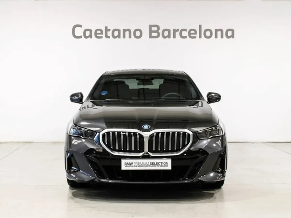 Nuevo BMW 530e Comfort Edition 299 CV (219 kW) 2025 Gris Berlina