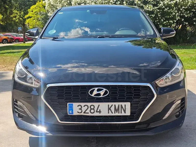 Usado Hyundai i30 Style 136 CV (100 kW) 2018 Negro Berlina