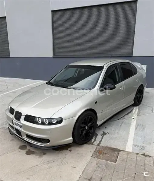 Usado Seat Toledo Stella 90 CV (66 kW) 2003 Beige Berlina