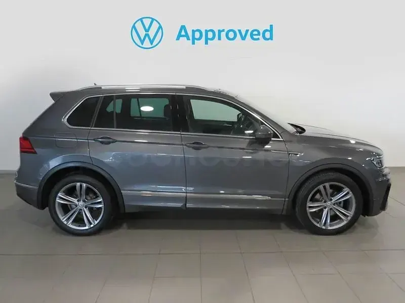 Usado VW Tiguan Sportline 150 CV (110 kW) 2019 Gris / plata SUV