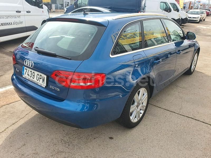 Usado Audi A4 143 CV (105 kW) 2009 Azul Familiar