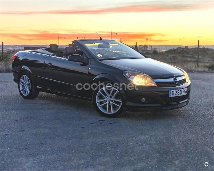 Negro Usado 2007 Opel Astra Cabriolet Cosmo Descapotable | 6590 € (Precio justo) - Imagen 1/4