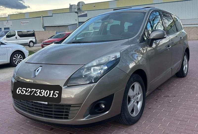Marrón Usado 2011 Renault Grand Scénic III Monovolumen | 3999 € (Buen precio) - Imagen 1/4