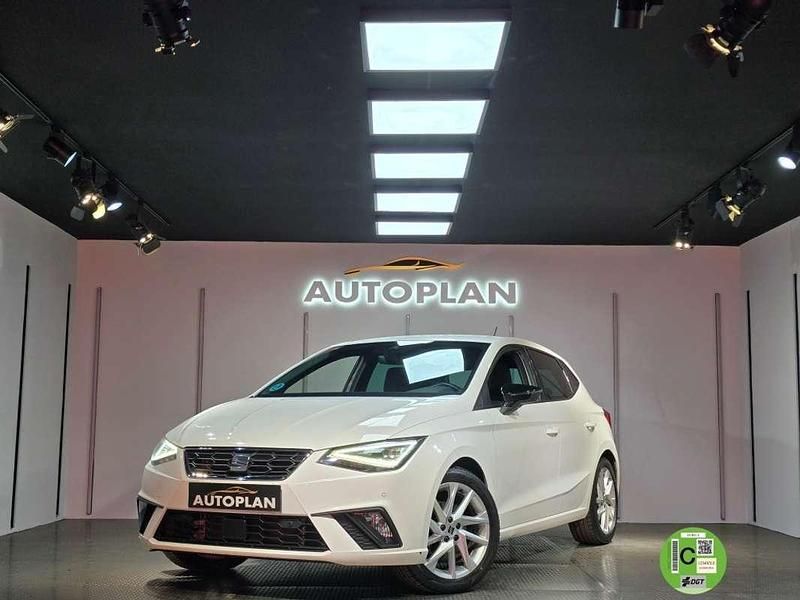 Blanco Usado 2021 Seat Ibiza FR Utilitario | 15.990 € (Precio justo) - Imagen 1/4