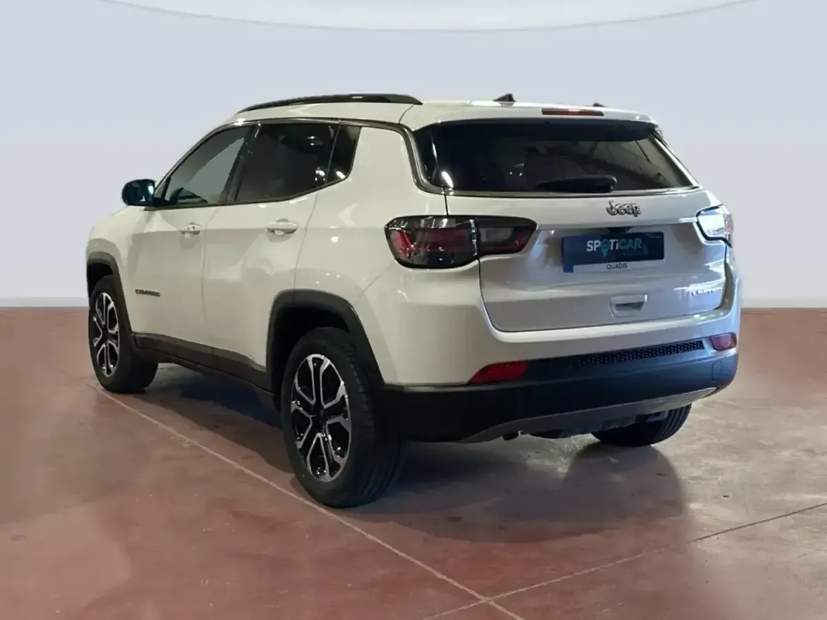 Usado Jeep Compass Limited 130 CV (95 kW) 2023 Blanco SUV