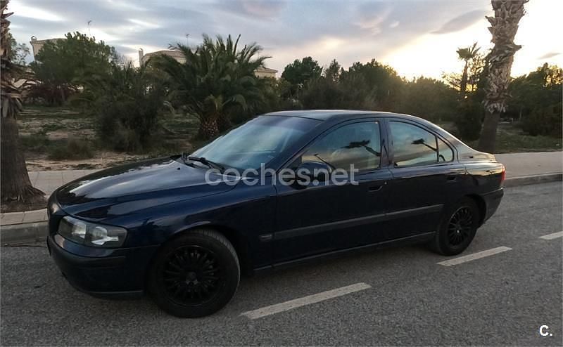 Usado Volvo S60 140 CV (102 kW) 2001 Azul Berlina
