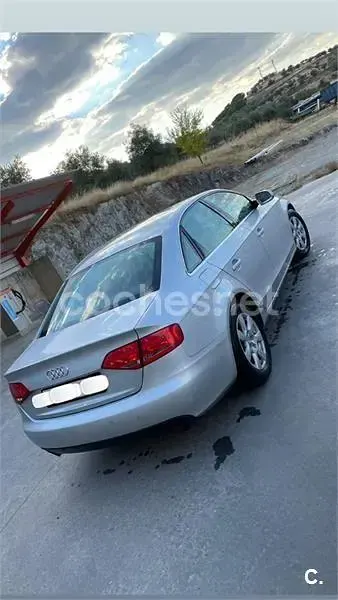 Usado Audi A4 160 CV (117 kW) 2011 Gris / plata Berlina