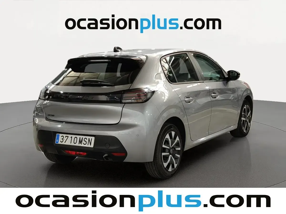 Usado Peugeot 208 Active 102 CV (75 kW) 2024 Gris Utilitario