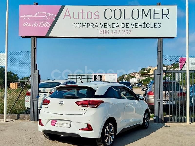 Begagnad Hyundai i20 84 HK (61 kW) 2017 Vit Sedan
