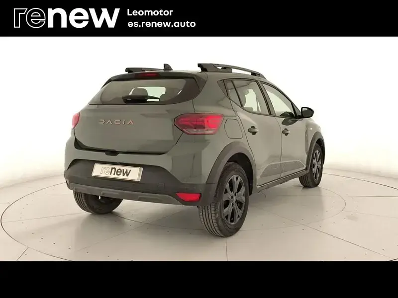 Usado Dacia Sandero Extreme 100 CV (73 kW) 2025 Verde Berlina
