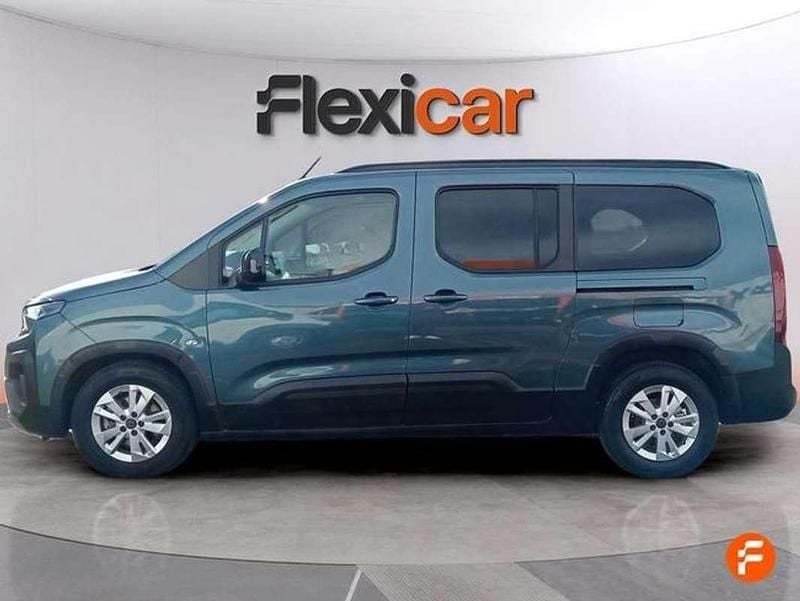 Usado Peugeot Rifter Allure 131 CV (96 kW) 2024 Azul Monovolumen