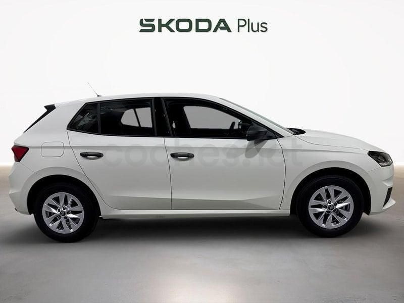 Usado Skoda Fabia 80 CV (58 kW) 2025 Blanco Utilitario