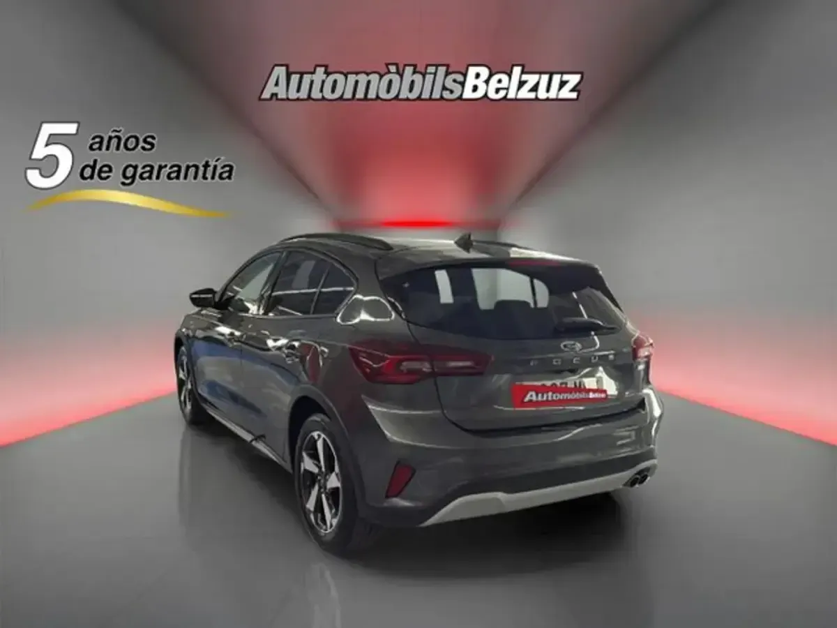 Usado Ford Focus Active 155 CV (114 kW) 2024 Gris Utilitario