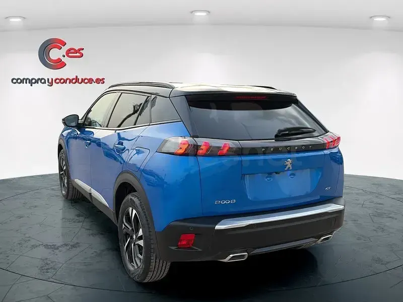 Usado Peugeot 2008 GT 130 CV (95 kW) 2024 Azul SUV