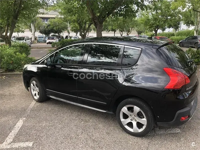 Usado Peugeot 3008 Sport 112 CV (82 kW) 2011 Negro Familiar