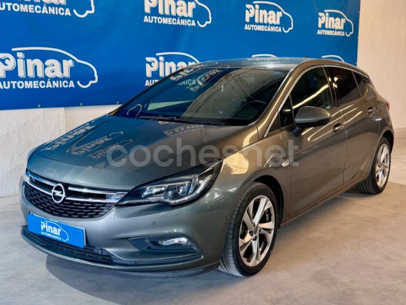 Gris / plata Usado 2017 Opel Astra Dynamic Berlina | 10.800 € (Precio justo) - Imagen 1/4