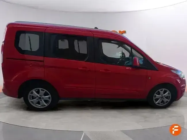 Usado Ford Tourneo Connect Trend 100 CV (73 kW) 2017 Rojo Monovolumen