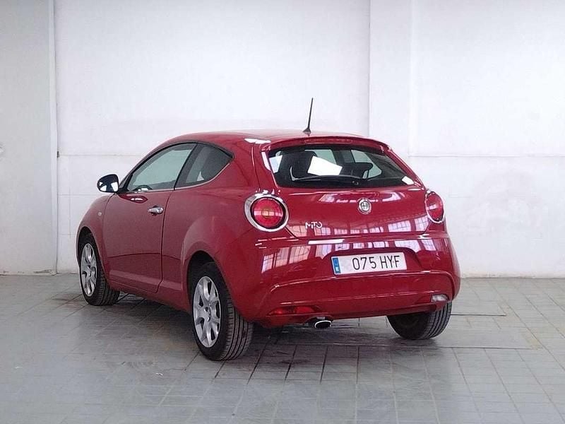 Usado Alfa Romeo MiTo Distinctive 95 CV (69 kW) 2014 Rojo Utilitario