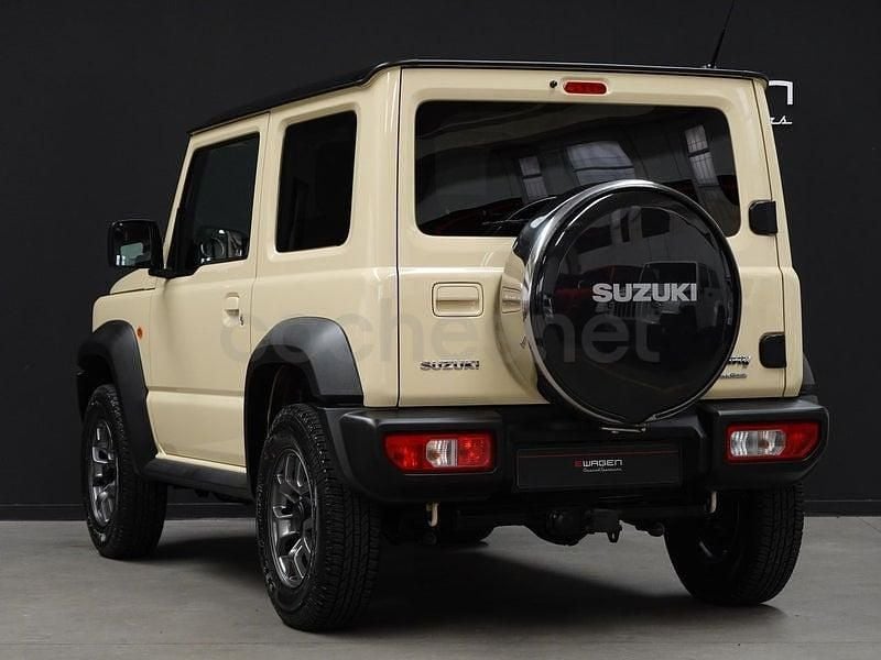 Begagnad Suzuki Jimny 102 HK (75 kW) 2019 Beige SUV