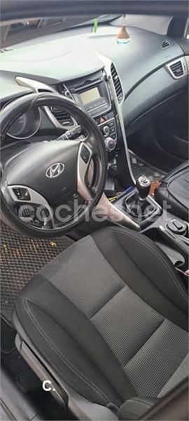 Usado Hyundai i30 90 CV (66 kW) 2015 Negro Berlina