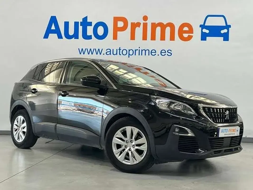 Usado Peugeot 3008 Active 120 CV (88 kW) 2017 Negro SUV