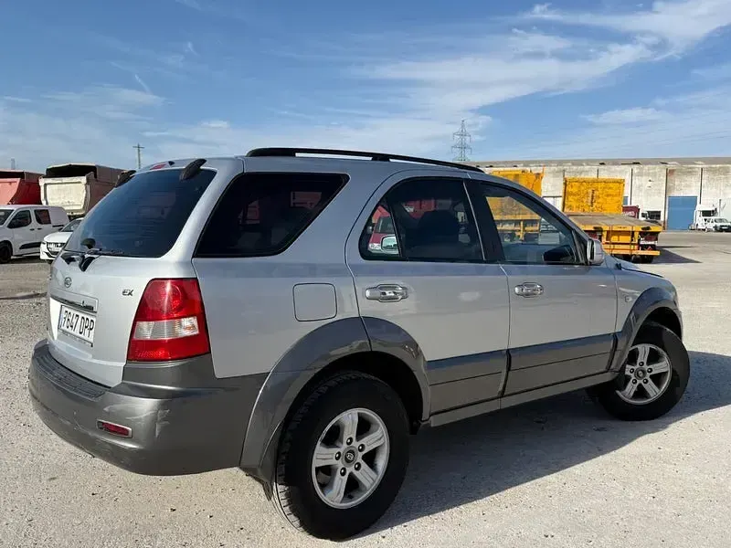 Usado Kia Sorento EX 139 CV (102 kW) 2005 Gris / plata SUV