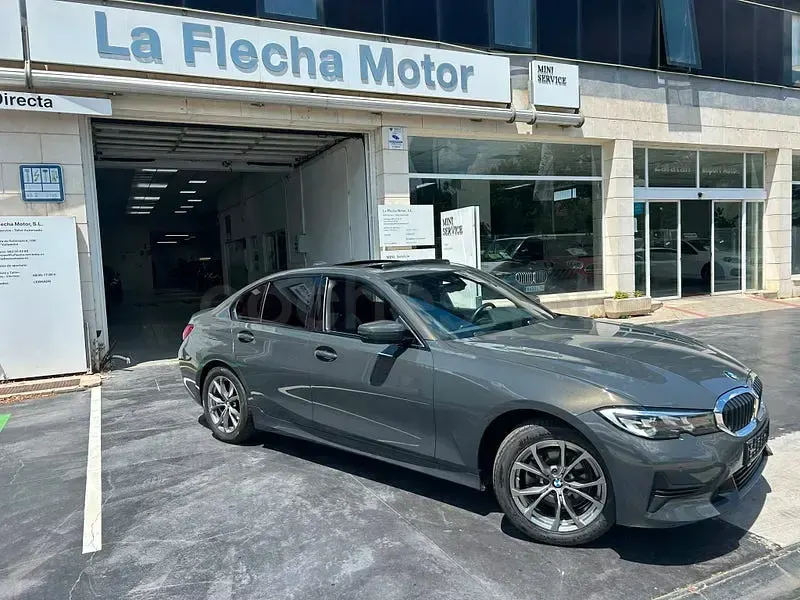 Usado BMW 320e Comfort Edition 190 CV (139 kW) 2022 Gris / plata Berlina