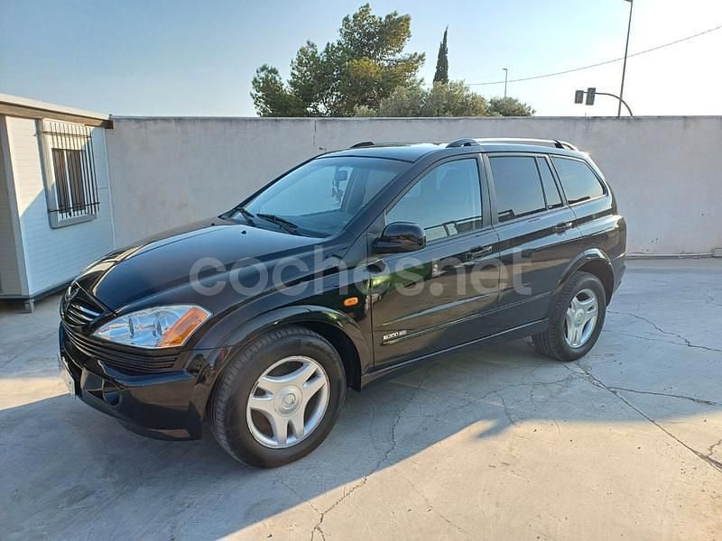 Negro Usado 2007 Ssangyong Kyron Limited SUV | 4900 € (Un poco caro) - Imagen 1/4