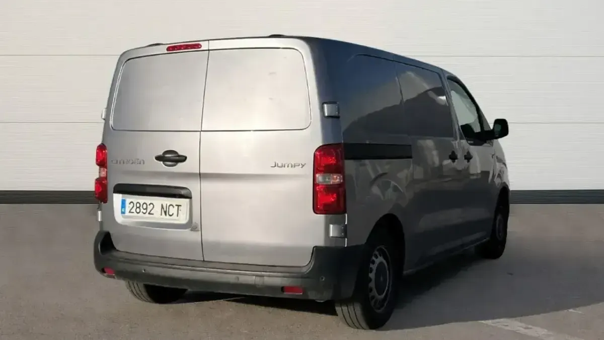 Käytetty Citroën Jumpy 120 HP (88 kW) 2025 Harmaa Tila-auto