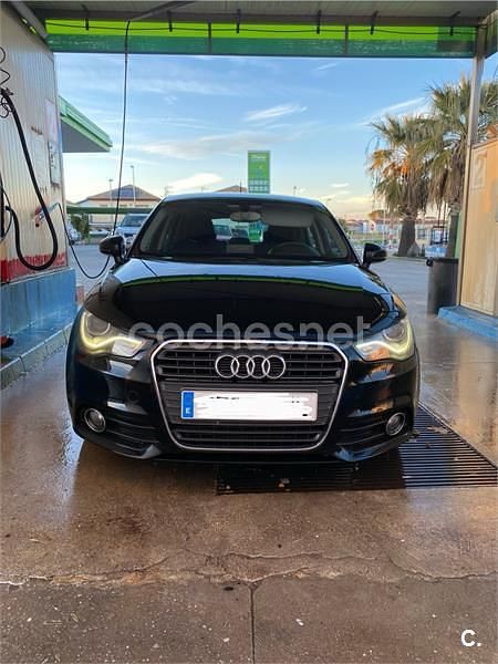 Negro Usado 2012 Audi A1 Sportback Attraction Utilitario | 10.500 € (Un poco caro) - Imagen 1/4