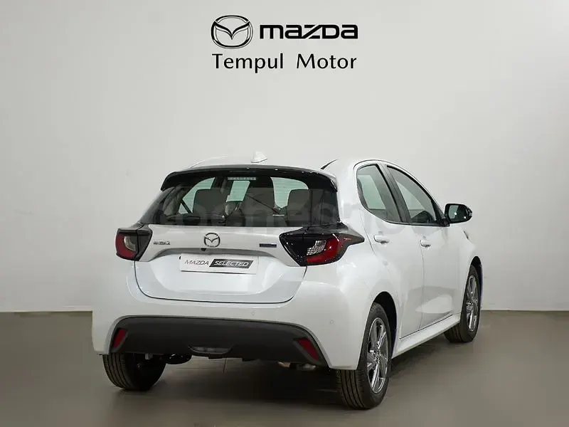 Usado Mazda 2 Exclusive-Line 116 CV (85 kW) 2025 Blanco Utilitario