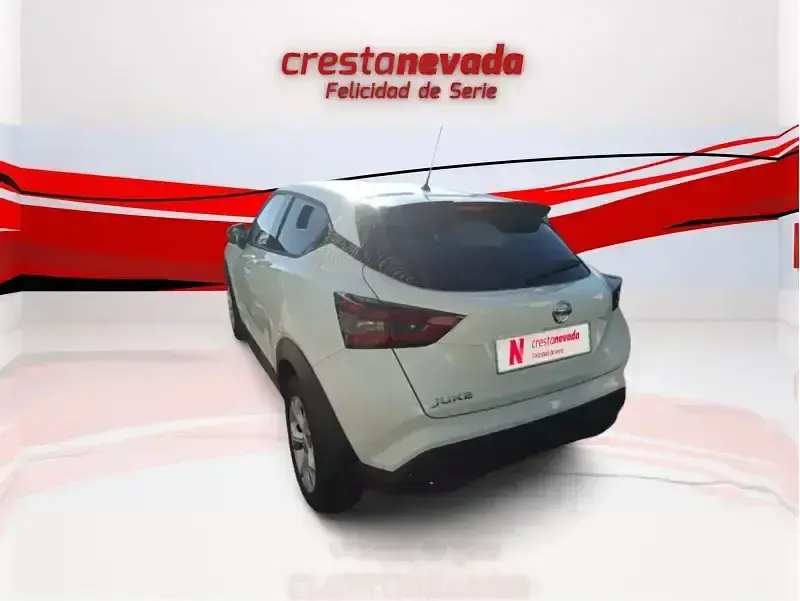 Käytetty Nissan Juke Acenta 114 HP (83 kW) 2021 Katumaasturi