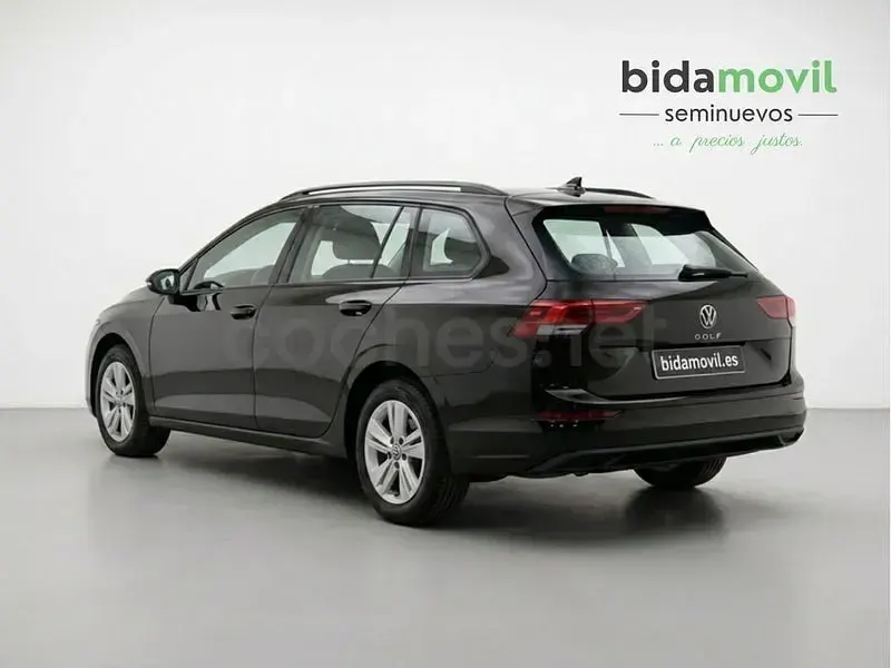 Usado VW Golf VIII Life 115 CV (84 kW) 2022 Negro Familiar