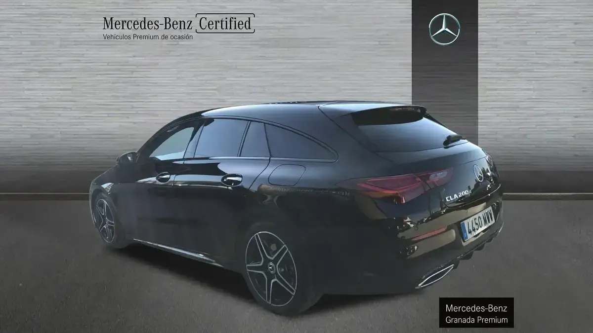 Occasion Mercedes CLA200 Shooting Brake AMG line 150 PK (110 kW) 2024 Zwart Stationwagen