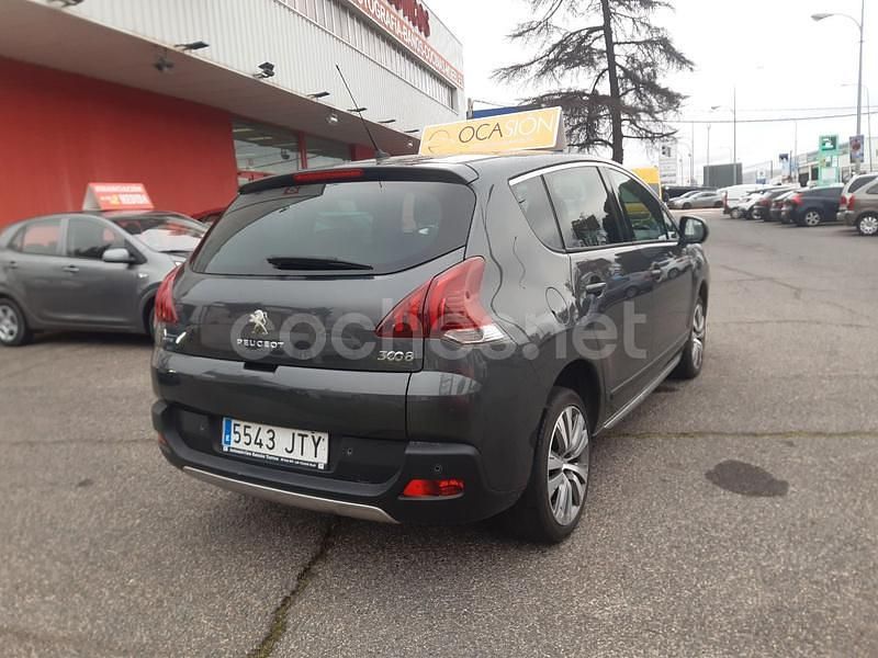 Usado Peugeot 3008 Allure 120 CV (88 kW) 2016 Marrón Berlina