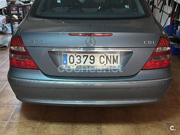 Azul Usado 2003 Mercedes E320 Avantgarde Berlina | 5650 € (Precio justo) - Imagen 1/4