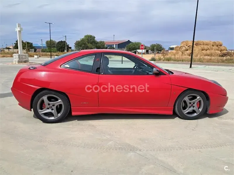 Usado Fiat Coupé 220 CV (161 kW) 1999 Rojo Coupe