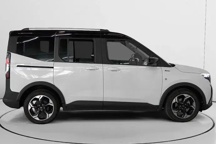 Usado Ford Tourneo Active 125 CV (91 kW) 2025