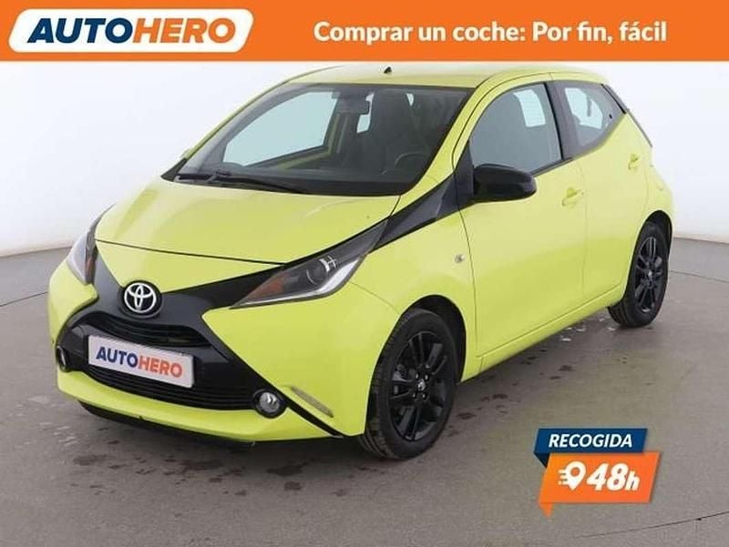 Usado Toyota Aygo X-cite 70 CV (51 kW) 2017 Amarillo Utilitario