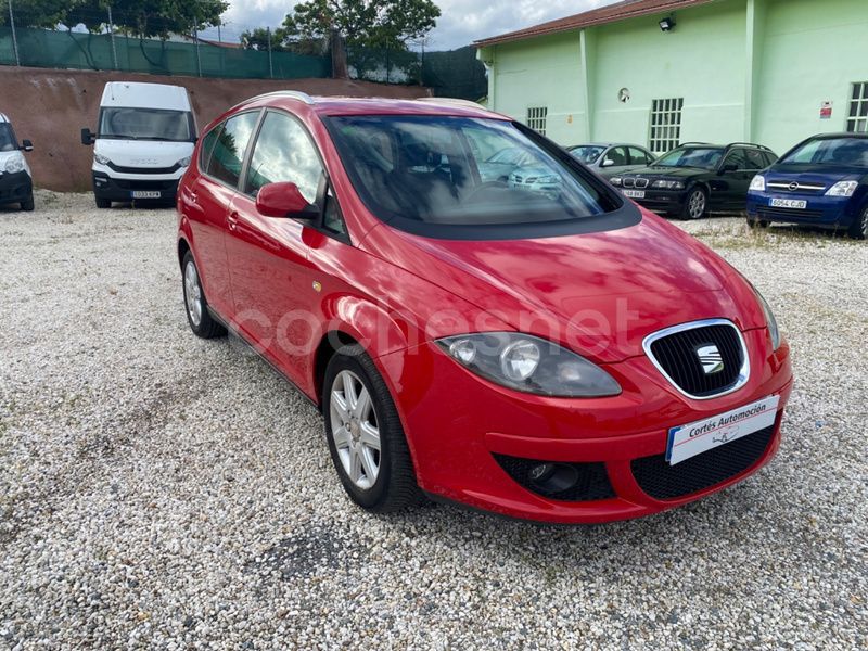 Usado Seat Altea XL Stylance 105 CV (77 kW) 2007 Rojo Monovolumen