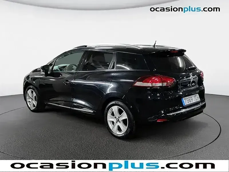 Usado Renault Clio GrandTour Dynamique 90 CV (66 kW) 2015 Negro Familiar