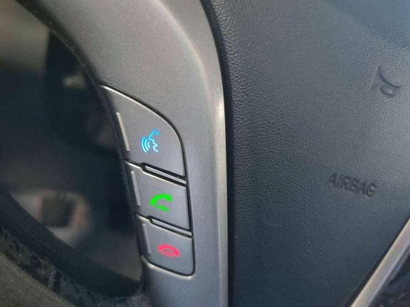 Usado Hyundai ix20 Comfort 116 CV (85 kW) 2014 Negro Utilitario