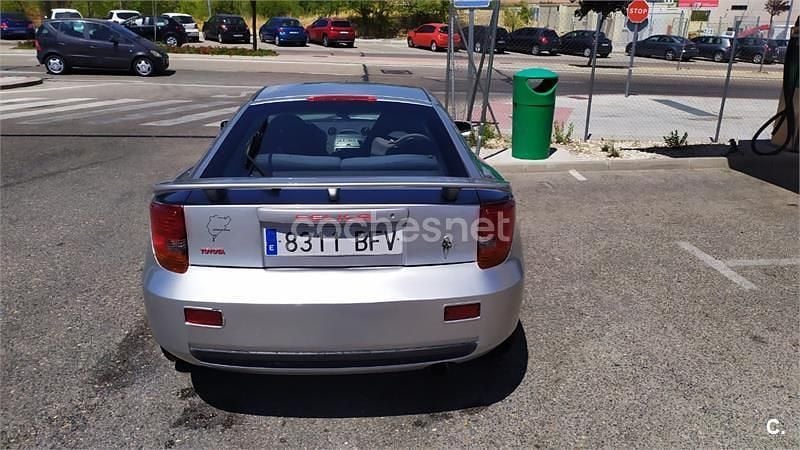 Usado Toyota Celica 143 CV (105 kW) 2001 Gris / plata Coupe