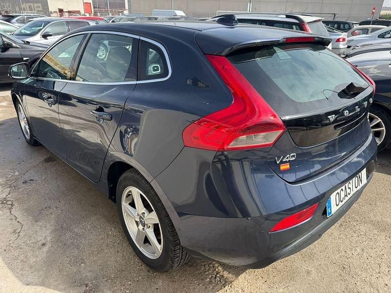 Usado Volvo V40 Kinetic 115 CV (84 kW) 2014 Negro Berlina
