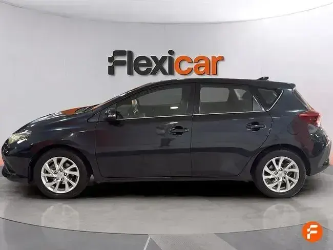 Usado Toyota Auris Active 116 CV (85 kW) 2016 Negro Berlina