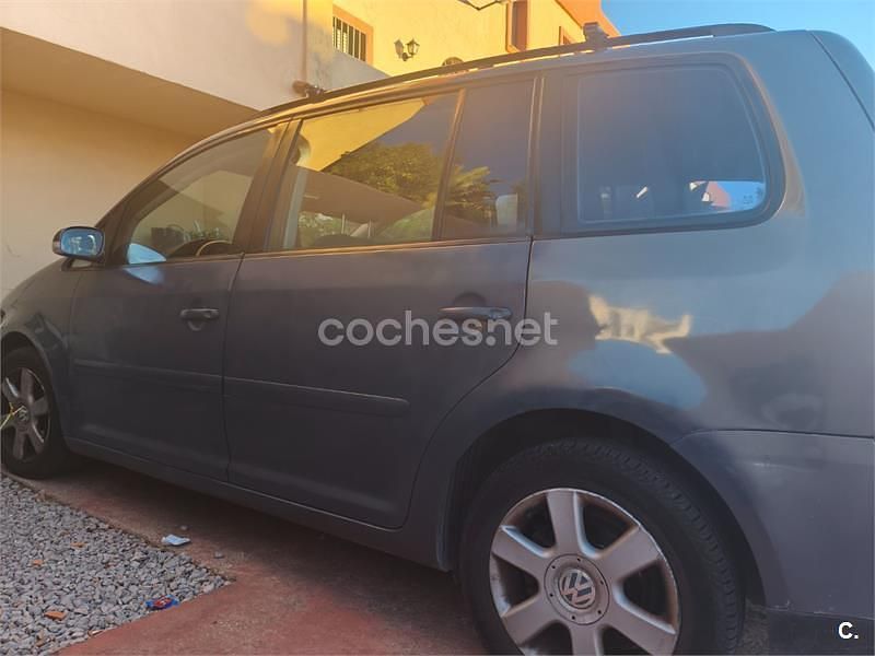 Gris / plata Usado 2006 VW Touran Advance Monovolumen | 3800 € (Buen precio) - Imagen 1/4